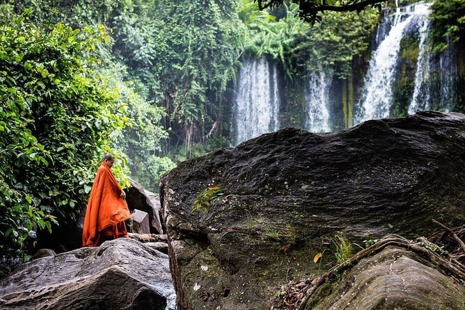 Kulen Waterfall Join-in Tour (local Picnic lunch) - Stop 4: Preah Ang Thom pagoda and the reclining Buddha payoff