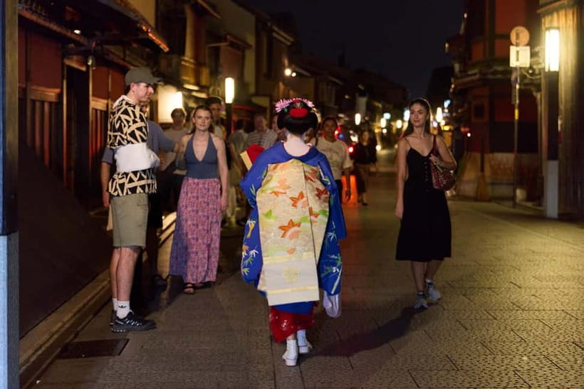 Kyoto: Gion Geisha District Walking Tour - Stories of Geisha - Pontocho Alley at night: old wooden lanes and the mood of the district