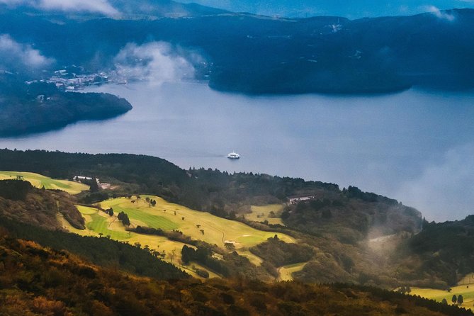 Mt Fuji & Hakone Cruise, Drum Show Bullet Train 1 Day from Tokyo - Lake Ashinoko (Lake Ashi): A Cruise That Breaks Up the Long Day