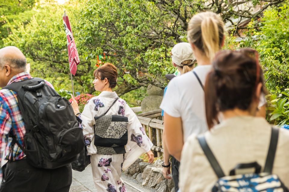 Night Walk in Gion: Kyoto's Geisha District - Weather, pacing, and what to wear
