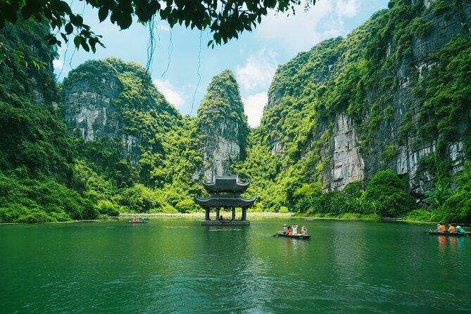 Ninh Binh Day Trip: Hoa Lu-Trang An/Tam Coc-Mua Cave-Cycling-Boat - Mua Cave 500 Steps: The Hike That Turns into a View