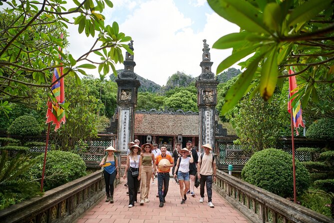 Ninh Binh Day Trip: Hoa Lu-Trang An/Tam Coc-Mua Cave-Cycling-Boat - Hoa Lu Ancient Capital by Bicycle: Dinh King and Le King on Two Wheels
