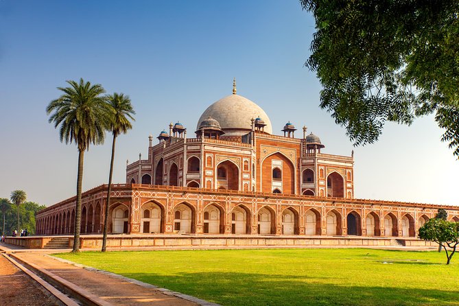 Old & New Delhi City Tour – Half or Full Day Options Available - Humayun’s Tomb and Agrasen Ki Baoli: Two Very Different Atmospheres