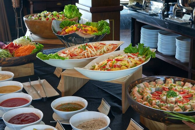 Paradise Elegance Cruise 2 days 1 night Halong Bay Tour - The evening on board: cooking demo and squid fishing