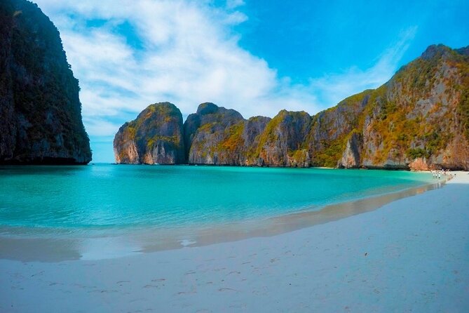 Phi Phi Islands Adventure Day Trip w/ Seaview Lunch by V. Marine - Pileh Bay (Pileh Lagoon): where the water color turns unreal