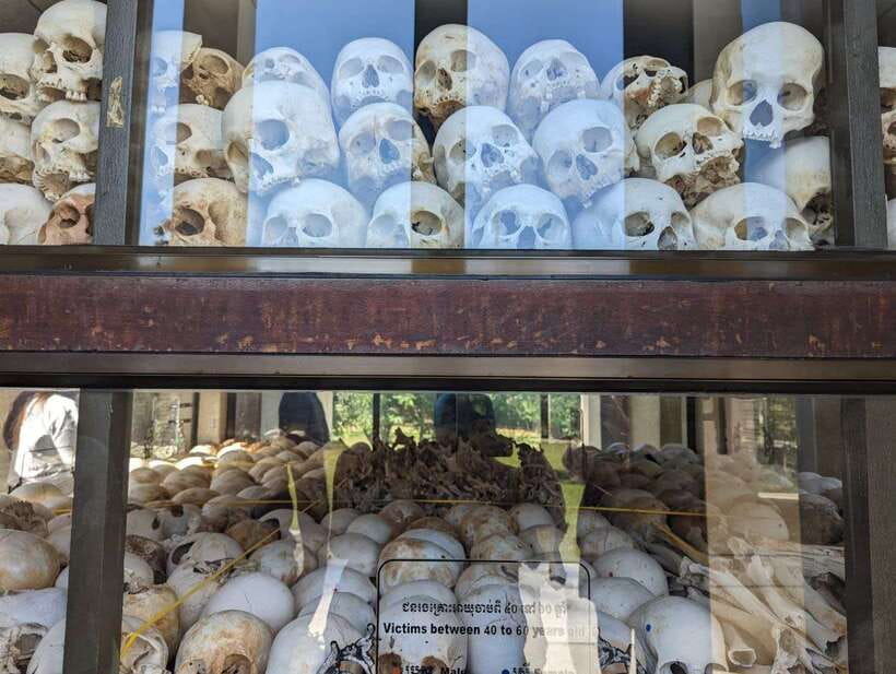 Phnom Penh: The Killing Fields & Tuol Sleng Genocide Museum - Choeung Ek Killing Fields: A Respectful Pace at the Mass Grave Sites