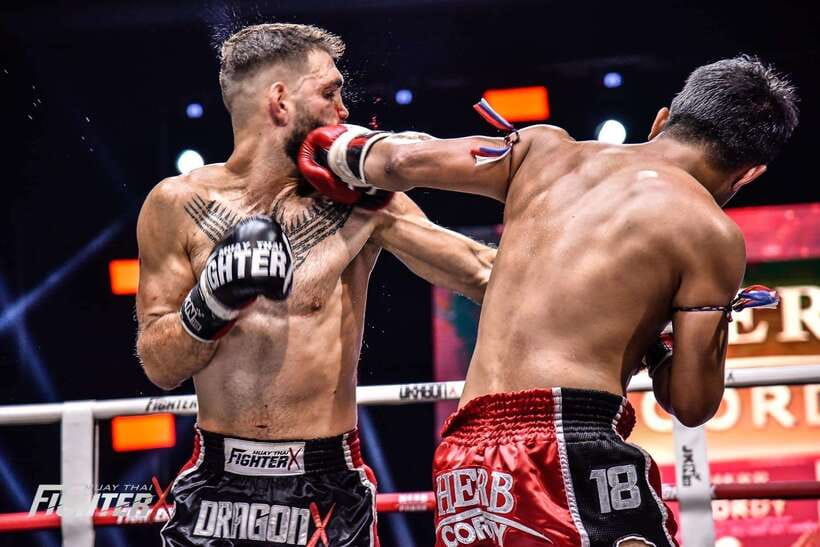 Phuket: Patong Boxing Stadium Muay Thai Match Ticket - Drinks, snacks, and the cash question