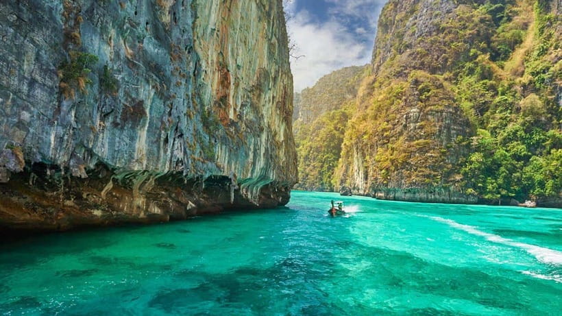 Phuket: Phi Phi Islands and Maya Bay Day Trip with Lunch - Key things that make this trip work