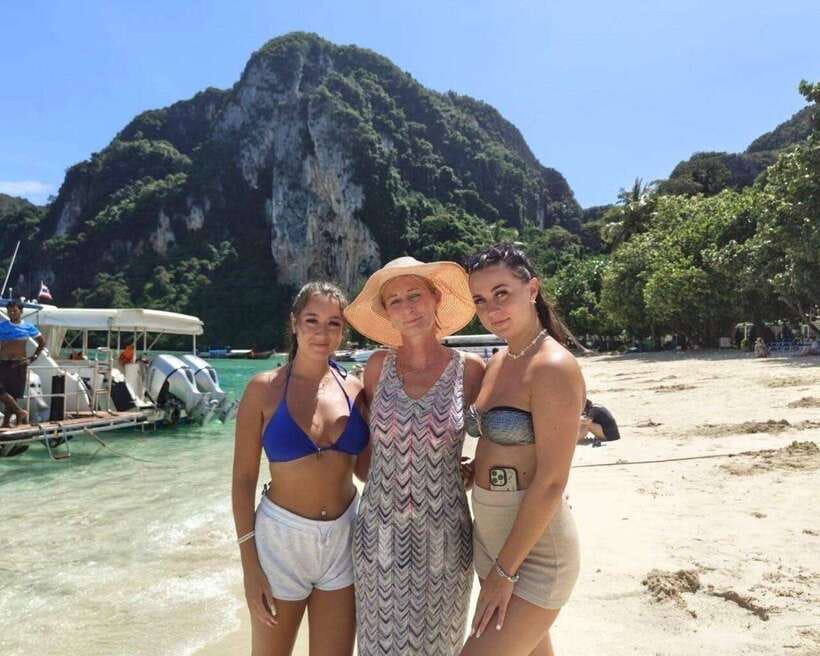 Phuket: Phi Phi Islands and Maya Bay Day Trip with Lunch - Phi Phi Don Lunch, Shopping Time, and Monkey Beach Photos
