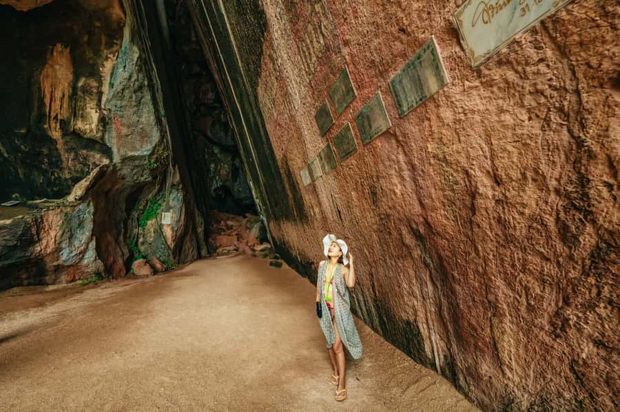 Phuket: Twilight Sea Canoe & Highlight Glowing Plankton - The night show: fireflies and glowing plankton in the caves