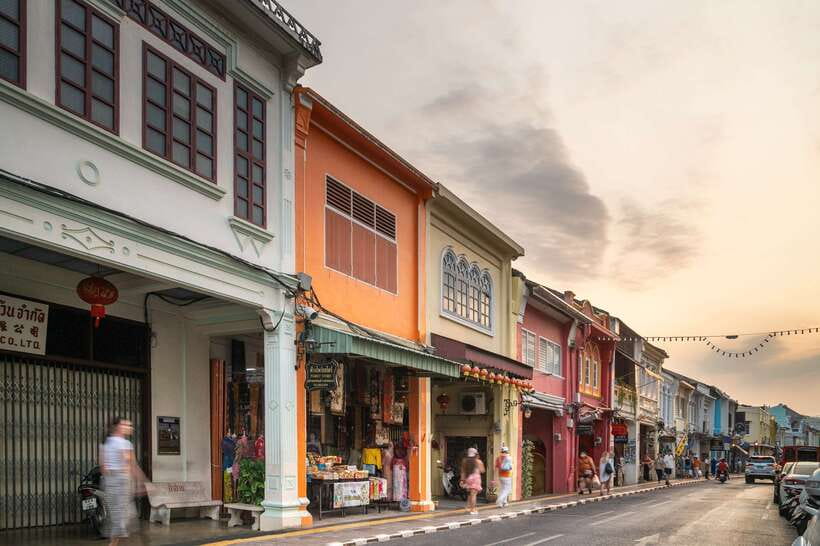 Phuket: Wat Chalong, Viewpoint, and Old Town Guided Tour - Cashew nut factory stop: local flavor without the hard sell