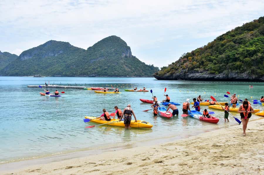 Samui: Angthong Marine Park Boat Tour w/ Transfer and Meals - Ko Mae Ko and the Emerald Lagoon viewpoint: the main hike moment