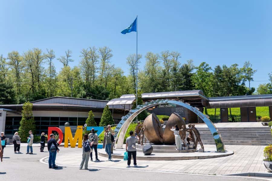 Seoul: DMZ Tour & Suspension Bridge (Option English/Spanish) - What makes the DMZ tour different from a standard day trip