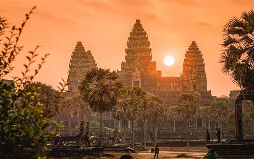 Siem Reap: Angkor Wat: Small-Group Sunrise or Sunset Tour - Price and value: why $15 can work if you plan your extras