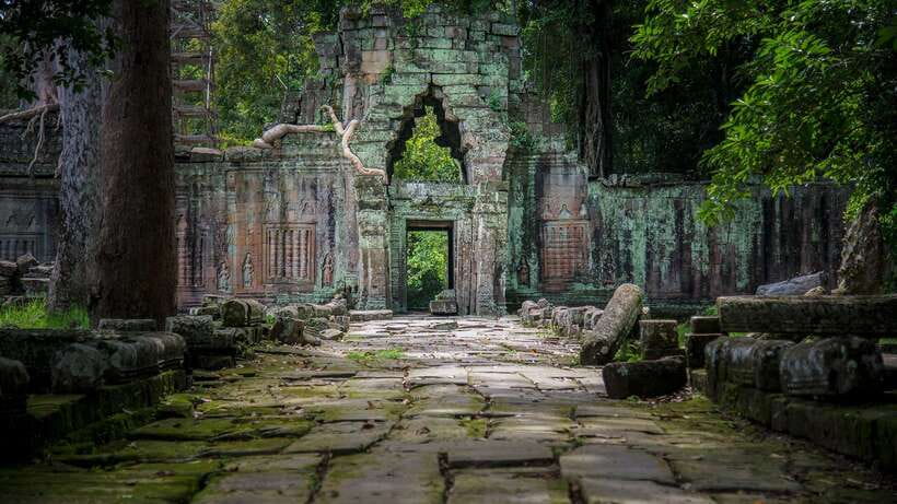 Siem Reap: Angkor Wat: Small-Group Sunrise Tour - Ta Prohm’s roots and Banteay Kdei’s stonework: the variety that keeps it interesting