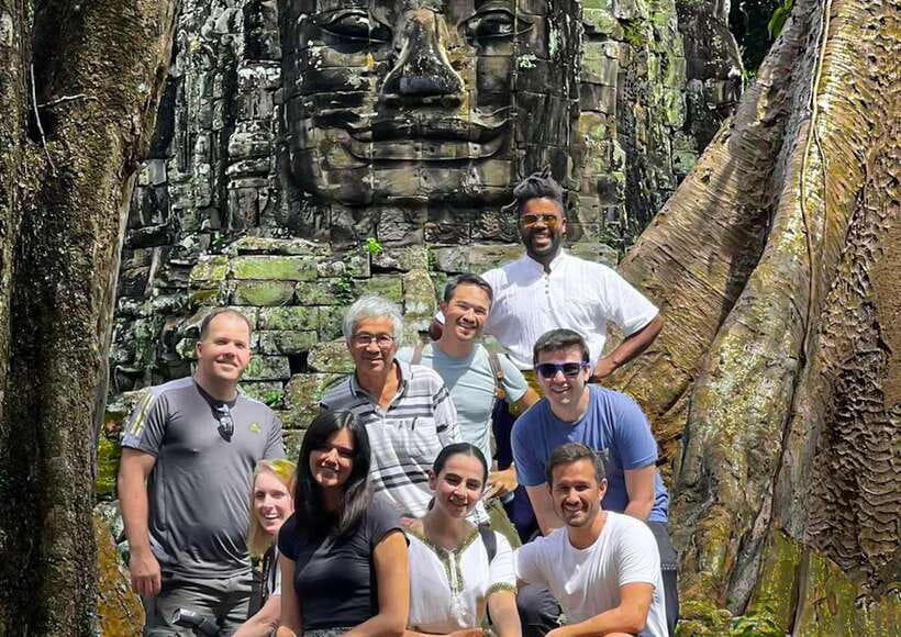 Siem Reap: Full-Day Angkor Wat Guided Tour with Sunset - Angkor Wat: reading the world’s largest religious complex
