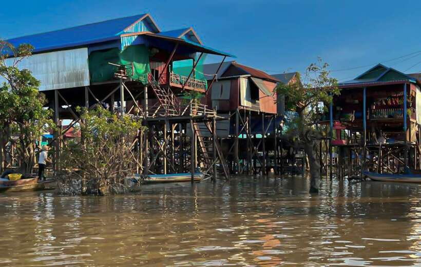 Siem Reap: Kampong Phluk Floating Village Tour with Boat - Floating Village on Tonle Sap: What Kampong Phluk Really Shows