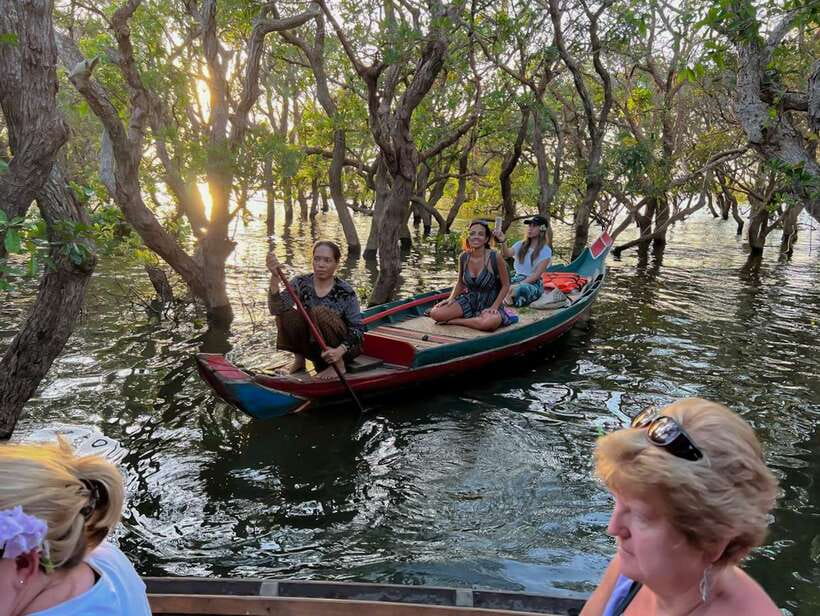 Siem Reap: Kampong Phluk Floating Village Tour with Boat - The Hindu and Buddhist Church With Mural Walls