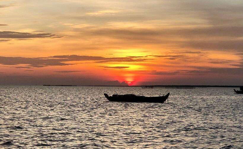 Siem Reap: Kampong Phluk Floating Village Tour with Boat - The Ride From Siem Reap to Kampong Phluk: How the Day Starts