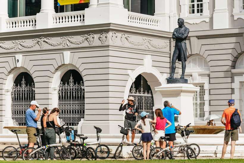 Singapore: Lion City Highlights Bike Tour - Marina Bay, Merlion Park, and the Singapore River: icons plus context