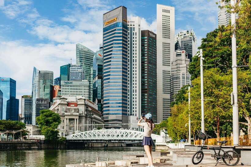 Singapore: Lion City Highlights Bike Tour - Meeting at Nicoll Highway MRT: arrive at the right exit