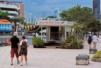 Singapore: Singapore River Cruise - The bridges: Cavenagh, Clemenceau, and Anderson