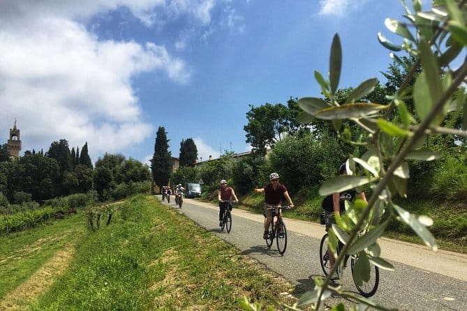 Small-Group Wine Tasting Experience in the Tuscan Countryside - What You’ll Actually Drink: Chianti Labels, Olive Oil, and Why This Tasting Format Works