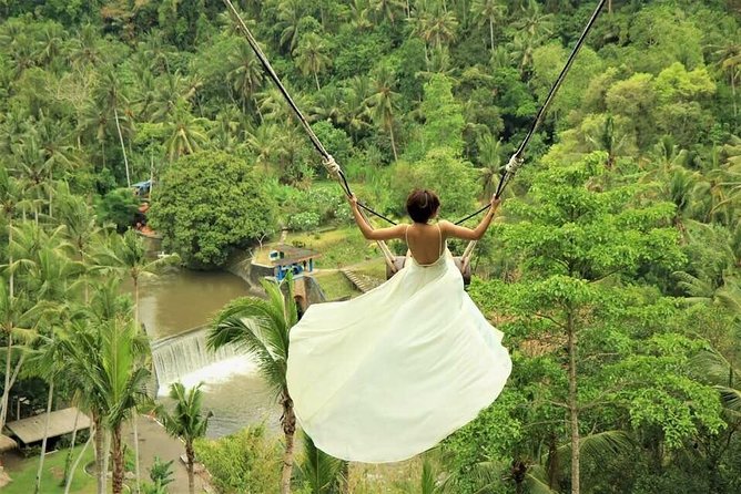 Ubud: Monkey Forest, Jungle Swing, Rice Terrace, and Water Temple - Pickup and timing: how to survive Ubud traffic