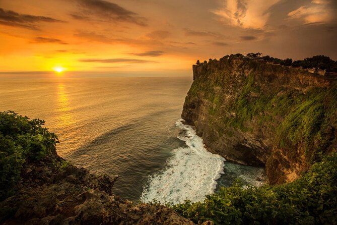 Uluwatu Sunset, Kecak Dance, and Dinner Jimbaran Beach - The Kecak and Fire Dance: why this show hits at Uluwatu